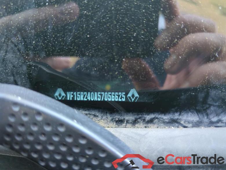 RENAULT CLIO 66 kW #2