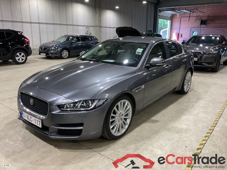 JAGUAR XE 2.0 D Prestige STOCK #2