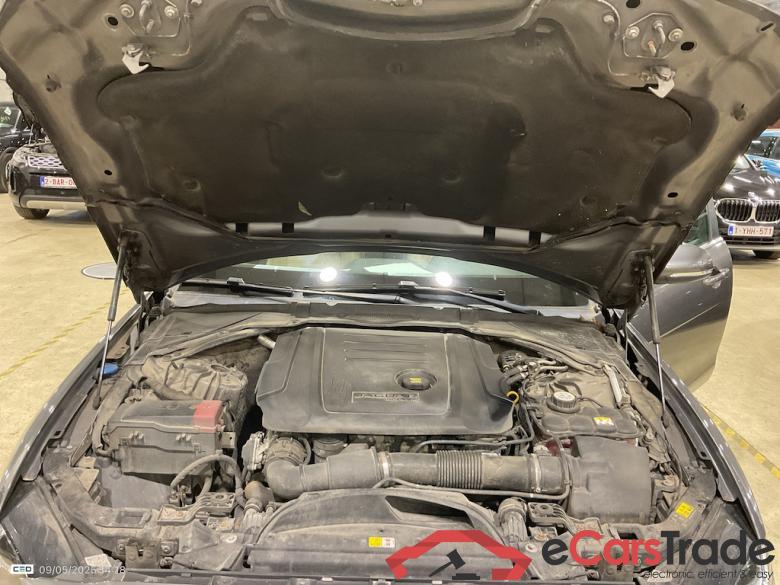 JAGUAR XE 2.0 D Prestige STOCK #6