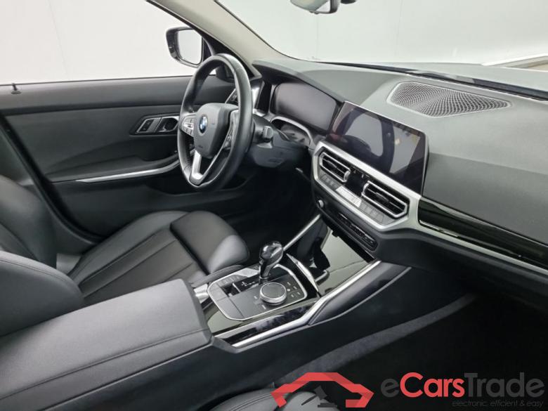 BMW 3 Serie Sedan 318iA 4D 115kW #6