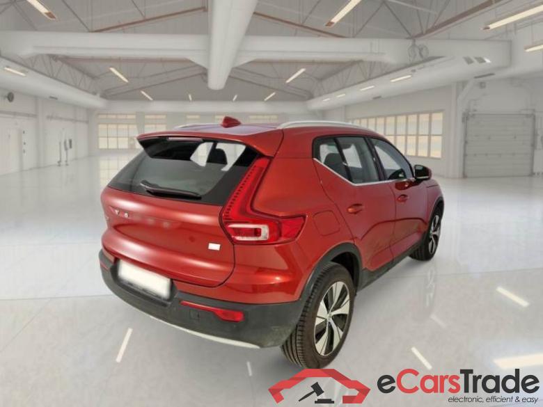 Volvo 235 VOLVO XC40 / 2017 / 5P / SUV T4 PLUG-IN HYBRID AUTO RECH INSCRIP EXPR #2