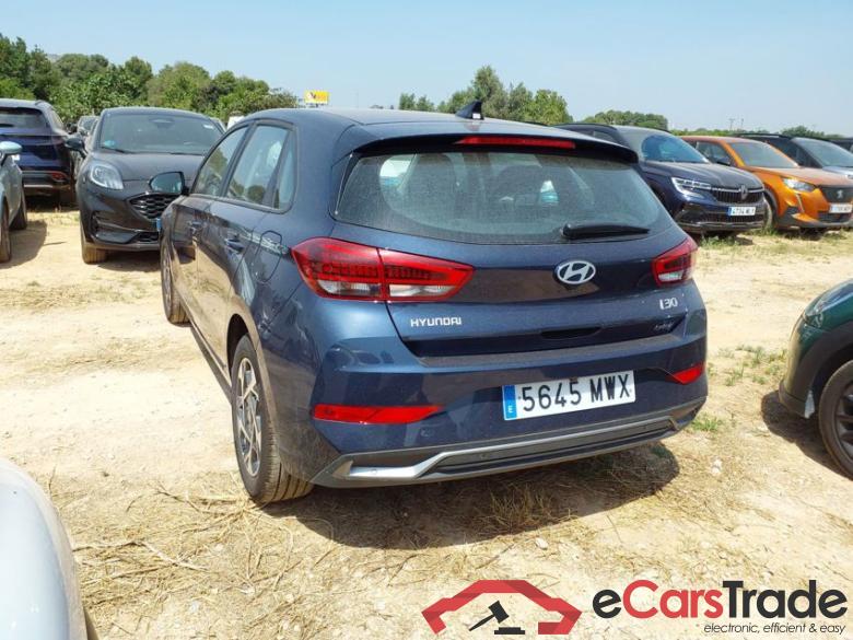 HYUNDAI i30 1.0 TGDI 100CV 48V Klass #2