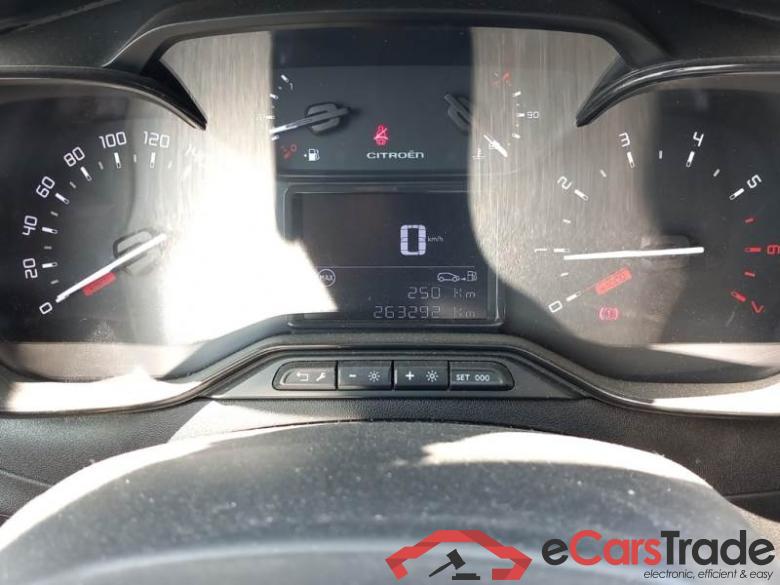 Citroen 17 CITROEN C3 / 2016 / 5P / BERLINA BLUEHDI 75 BUSINESS COMBI #4