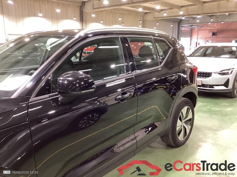 VOLVO XC40 2.0 D3 MOMENTUM PRO #3