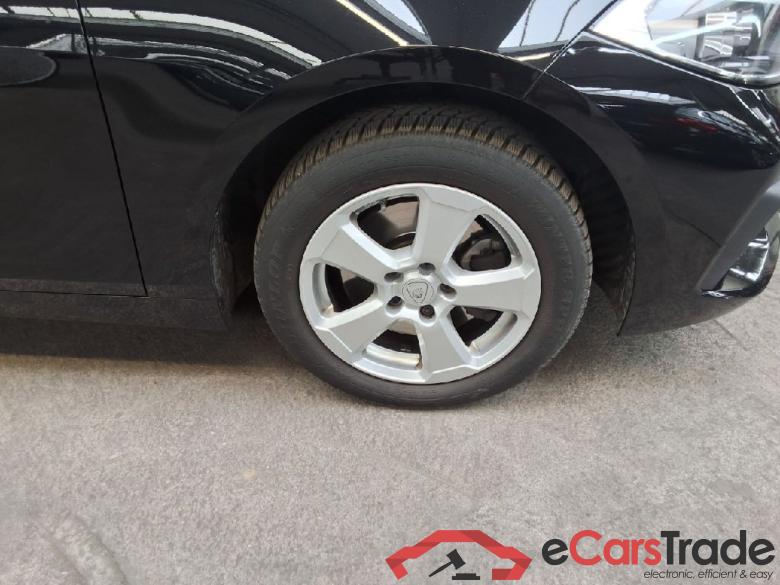 BMW 1-Serie ´19 Baureihe 1 Lim. 118 d Advantage 2.0 110KW AT8 E6d #3