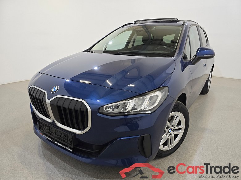 BMW 218d Active Tourer Travel Aut. Pano LED LC-Pro Navi KeylessGo Camera Klima PDC ...