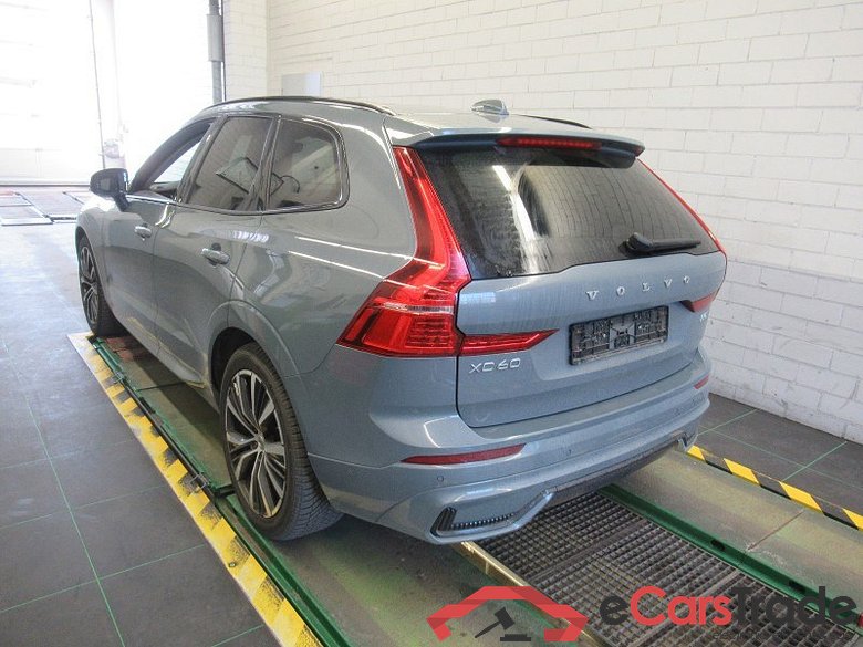 Volvo XC60 (03.2017->) DE - SUV5 B5 (Benzin) AWD EU6d, Ultimate Dark Mild-Hybrid (EURO 6d), (Facelift) #4