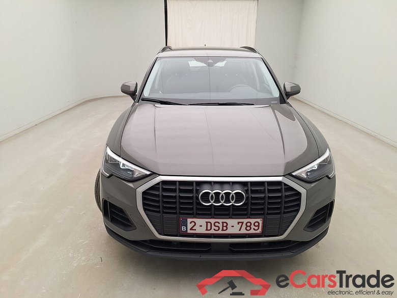 Audi, Q3 '18 PHEV, Audi Q3 45 TFSI e S tronic 5d #1