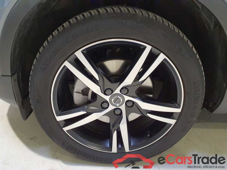 Volvo XC40 (2017->) DE - SUV5 B4 2WD EU6d, R-Design (EURO 6d), 2020 - 2022 #4