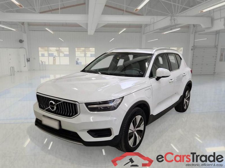 VOLVO XC40 / 2017 / 5P / SUV T4 PLUG-IN HYBRID AUTO RECH INSCRIP EXPR