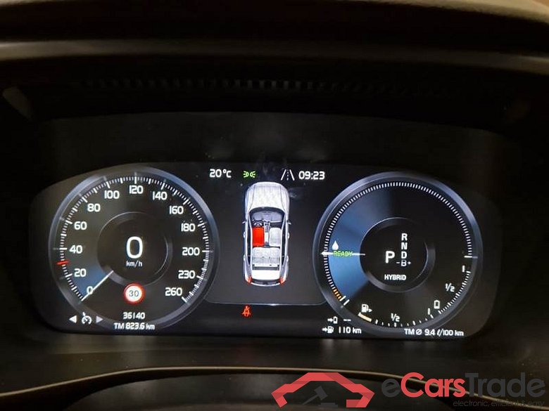 VOLVO XC40 / 2017 / 5P / SUV T4 PLUG-IN HYBRID AUTO RECH INSCRIP EXPR #4