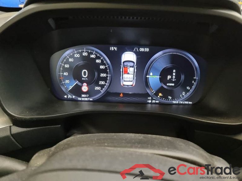 VOLVO XC40 / 2021 / 5P / SUV T4 RECHARGE PLUG-IN AUTO CORE #4