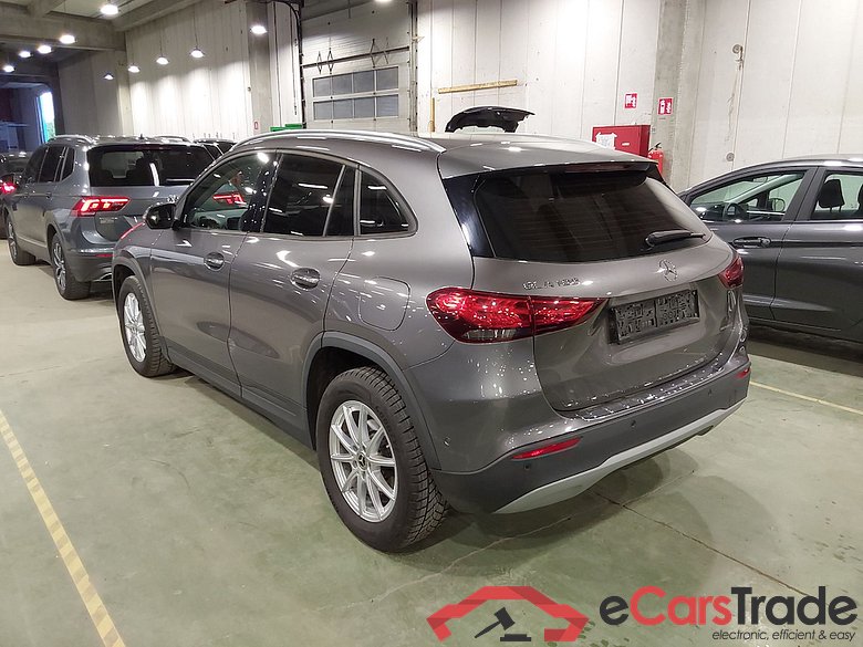 Mercedes GLA 180 Aut. Navi 1/2 Leather KeylessGo Camera Klima PDC ... #4