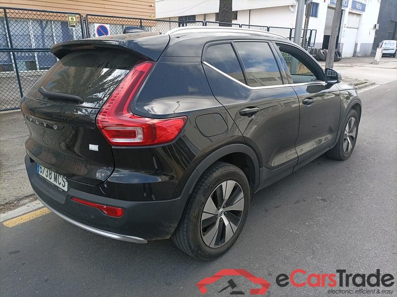 VOLVO XC40 / 2021 / 5P / todoterreno 1.5 T4 Recharge PHEV Core Auto #2