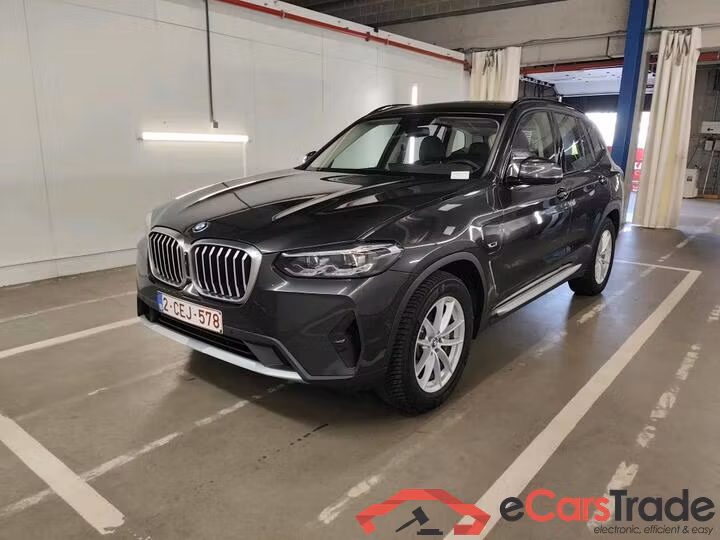Bmw X3 FaceLift 2.0 xDrive30e Plug-In Hybrid Aut. LED-Xenon LC-Pro Navi-Pro Sport-Leather KeylessGo Camera Klima PDC ...