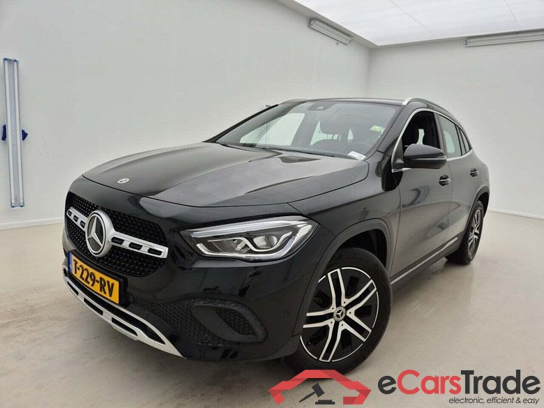 MERCEDES-BENZ GLA-klasse 180 d Luxury Line