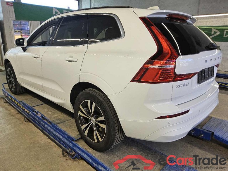 Volvo XC60 (03.2017->) DE - SUV5 B4 (Benzin) 2WD EU6d, Momentum Mild-Hybrid, (Facelift) 2021 - 2022 #4
