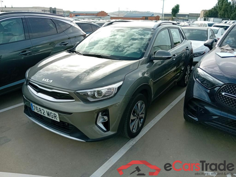 KIA Stonic / 2017 / 5P / todoterreno 1.0 T-GDi 88kW (120CV) MHEV iMT Drive #1