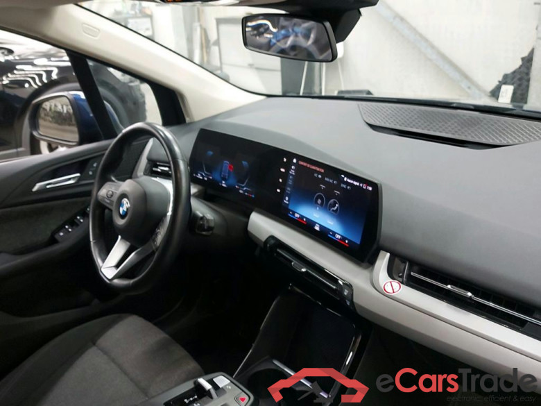 BMW - BMW 2 ACTIVE TOURER 218iA 136PK With Climatic & Navigation & Cruise Control & PDC Front & Rear  * PETROL * #3
