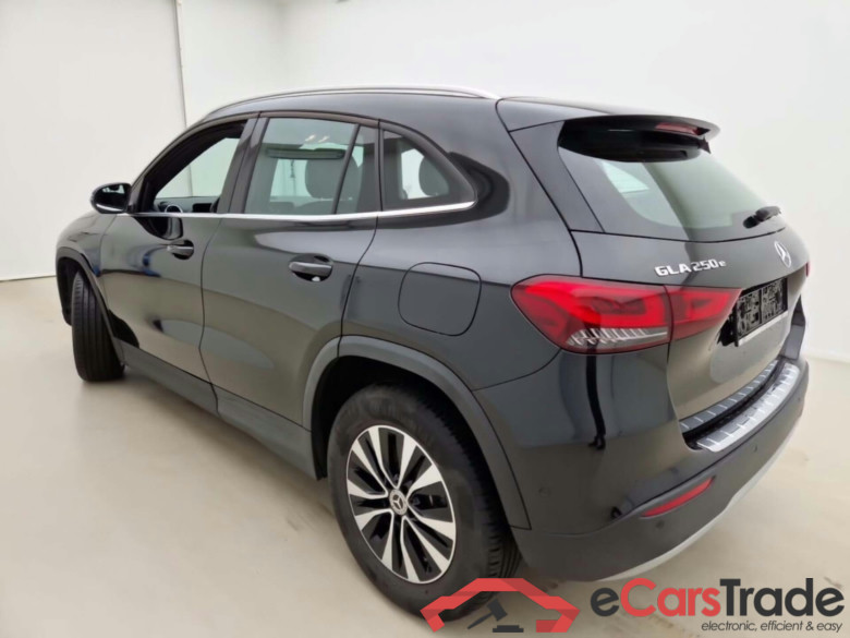 Mercedes GLA 250e Plug-In Hybrid Aut. LED Widescreen Navi 1/2 Sport-Leather KeylessGo Camera Klima PDC ... #4