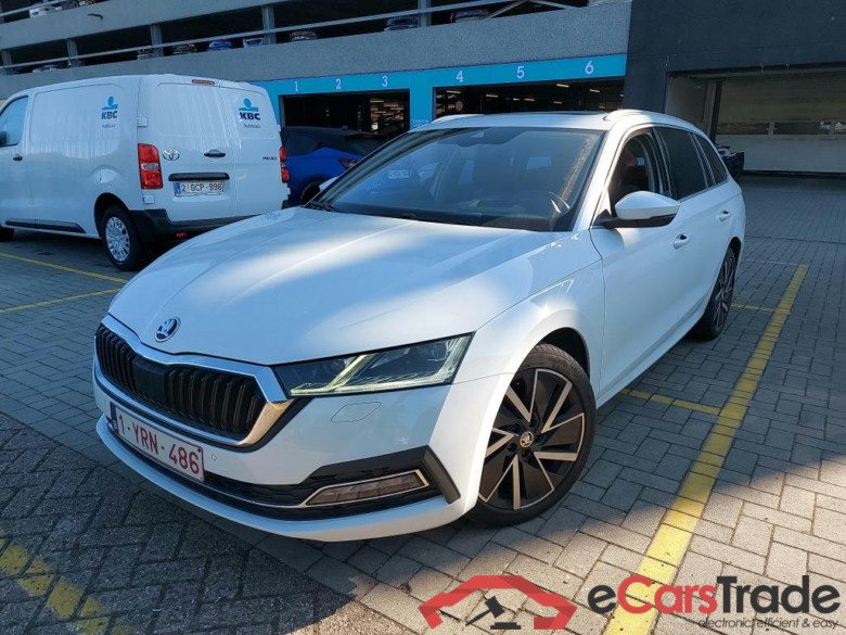 SKODA - SKO OCTAVIA COMBI CRTDI 150PK DSG7 Style With Head Up & Adaptiv eCruise & Heated Steering Wheel & PAno Glass Roof #1